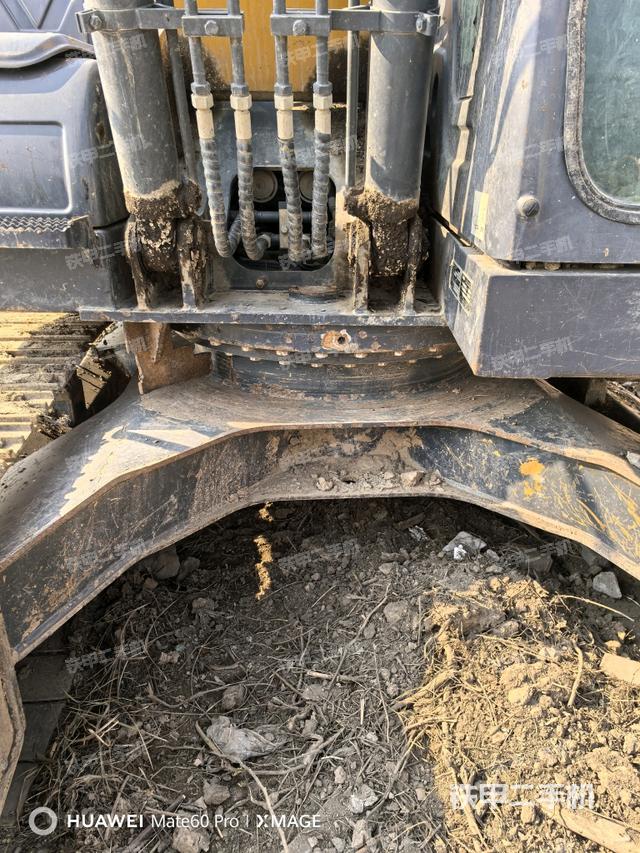 大臂背部俯視（工作和回轉(zhuǎn)裝置）