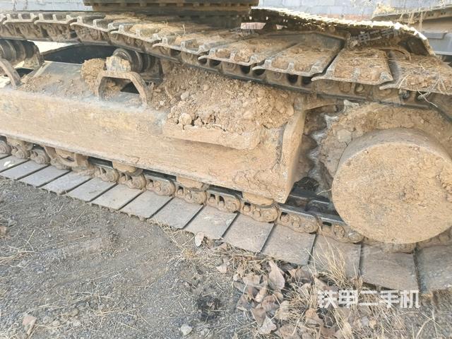 右驱动轮（行走机构）