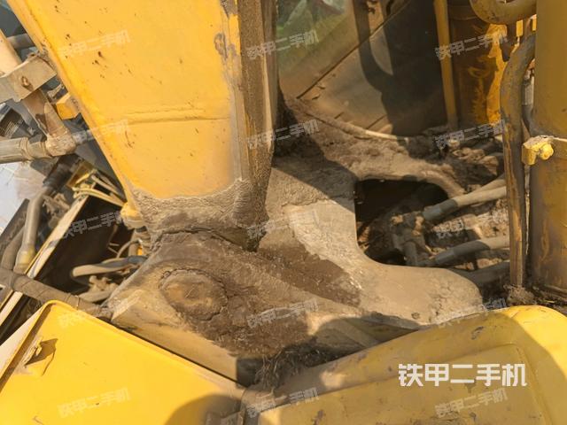 大臂根部?斜視(工作和回轉(zhuǎn)裝置) 大臂根部?斜視(工作和回轉(zhuǎn)裝置)