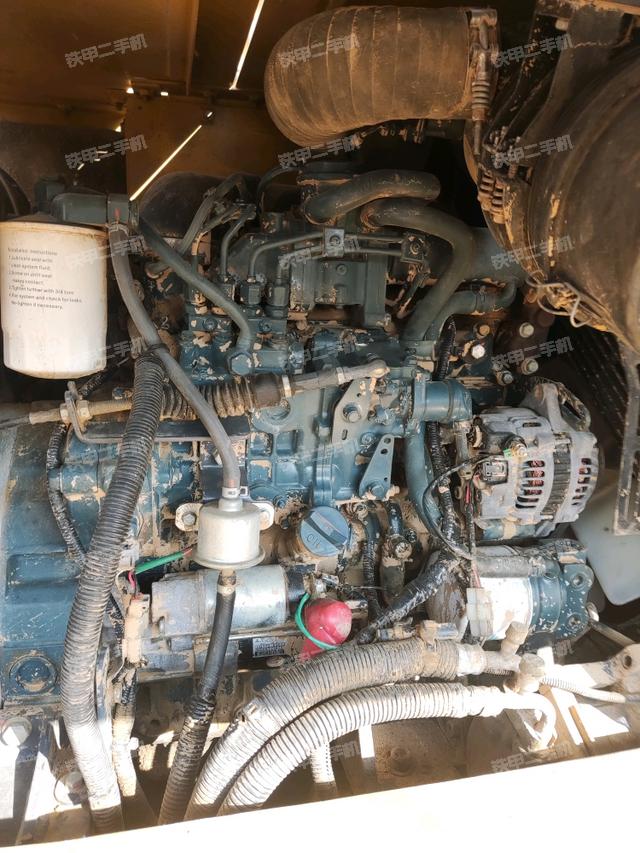 發(fā)動(dòng)機(jī)室（上車部件）