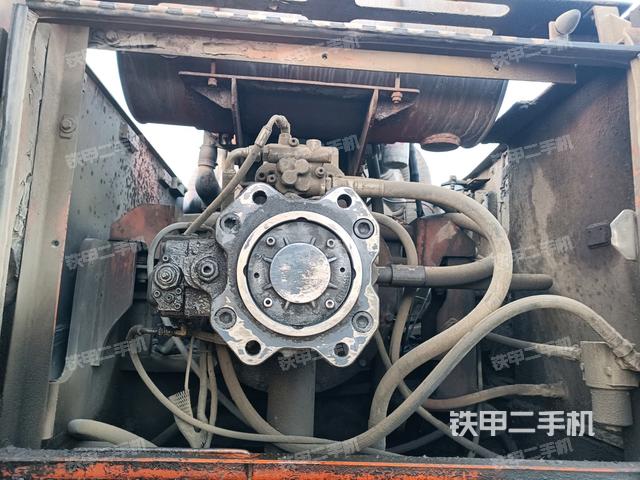 液壓泵斜45?左（大件艙室）