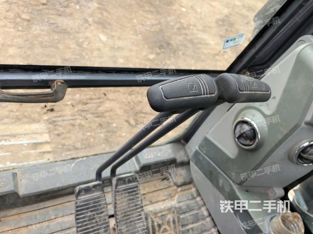 座椅左側(cè)控制臺/音響/含左手柄（駕駛室部分）