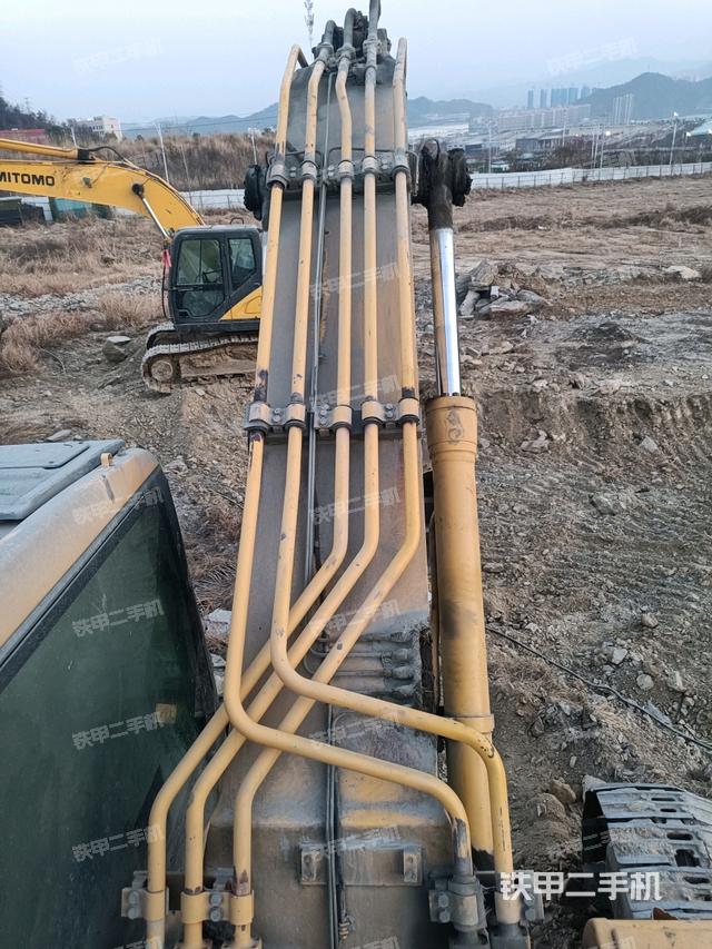 大臂背部俯視（工作和回轉(zhuǎn)裝置）