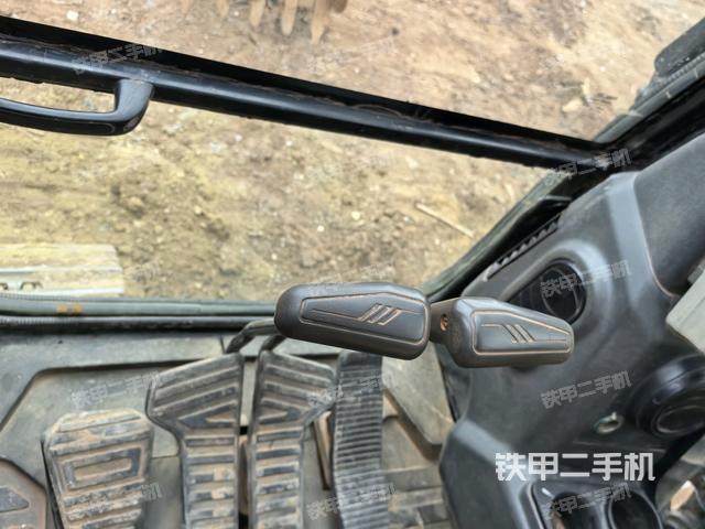 座椅左側(cè)控制臺(tái)/音響/含左手柄（駕駛室部分）