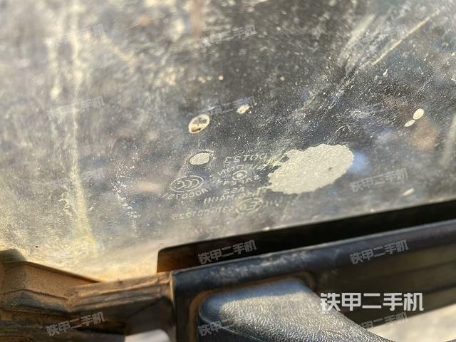 后窗玻璃角標（駕駛室部分）