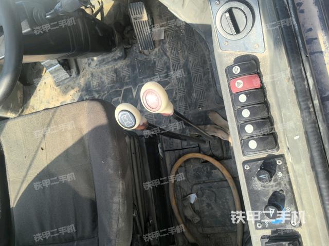 操作桿  檔位（駕駛室部分）