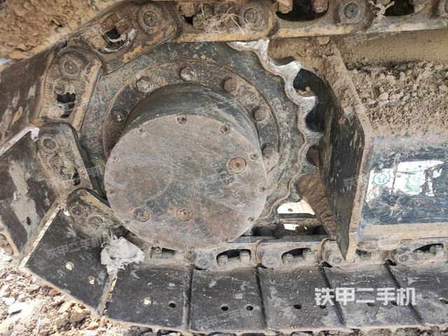 右驅動輪（行走機構）