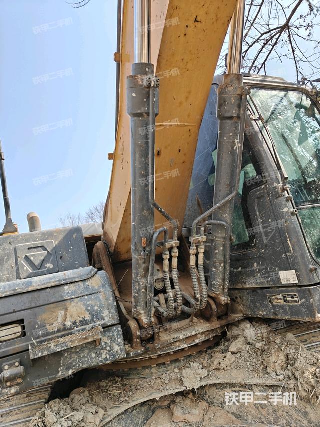 大臂背部俯視（工作和回轉(zhuǎn)裝置）