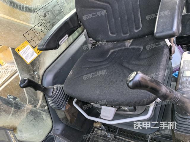 后窗玻璃角標(biāo)(駕駛室部分) 后窗玻璃角標(biāo)(駕駛室部分)