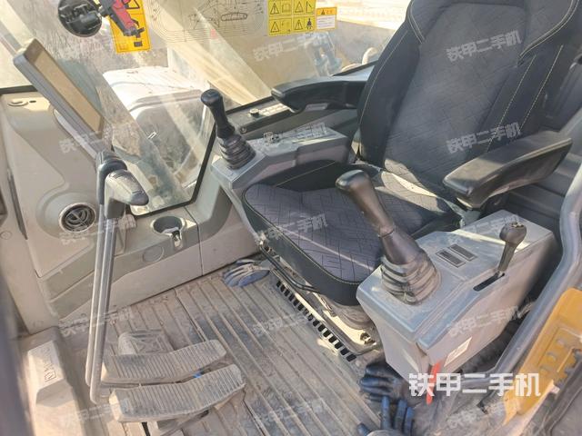 座椅后部（驾驶室部分）