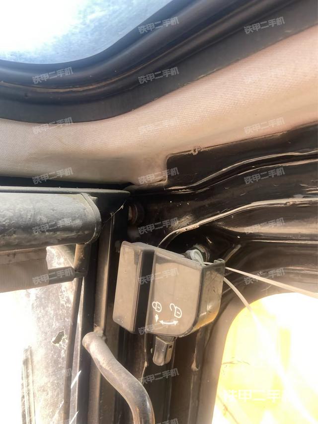 駕駛室左前45度（駕駛室部分）