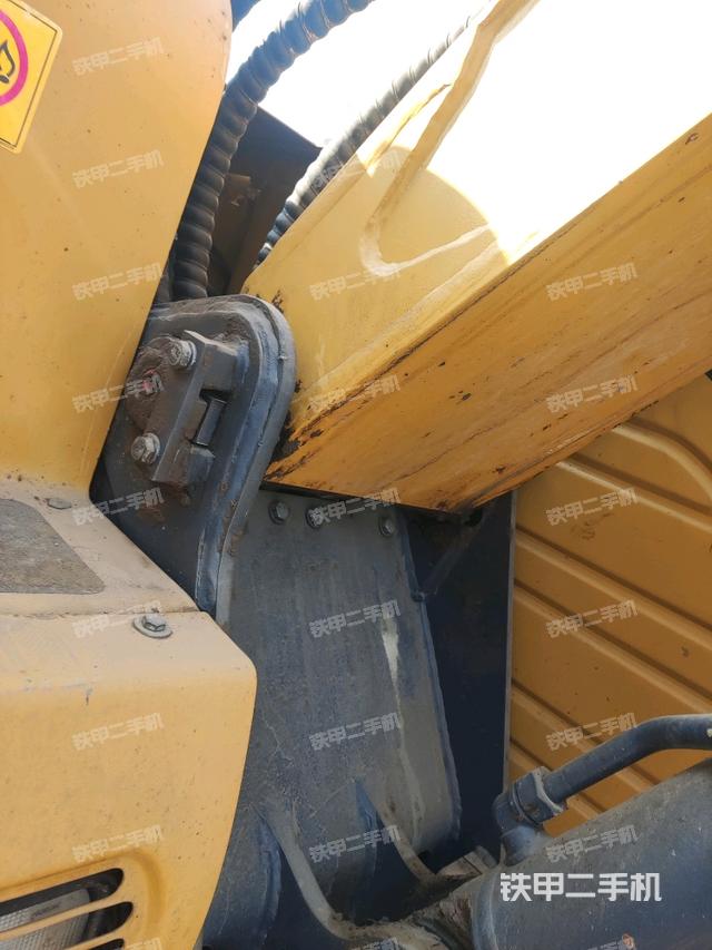 大臂根部?斜（工作和回轉(zhuǎn)裝置）