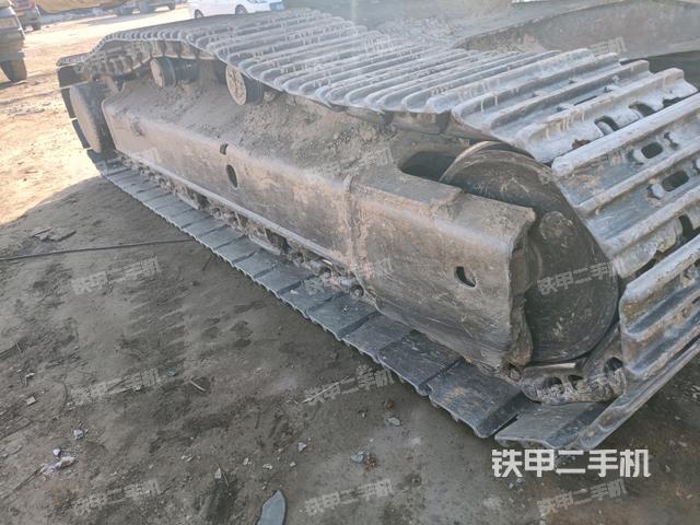 左側(cè)履帶整體?（行走機(jī)構(gòu)）