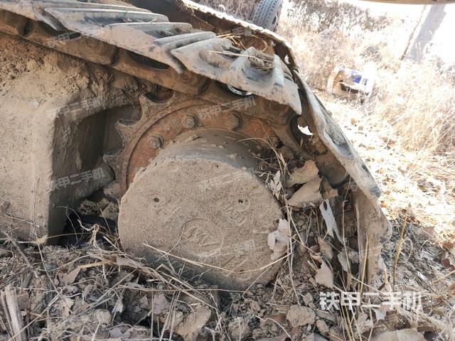 右驅(qū)動輪（行走機構(gòu)）