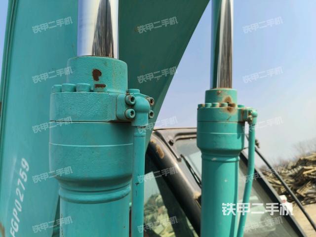 大臂油缸整體?豎拍(工作和回轉(zhuǎn)裝置) 大臂油缸整體?豎拍(工作和回轉(zhuǎn)裝置)