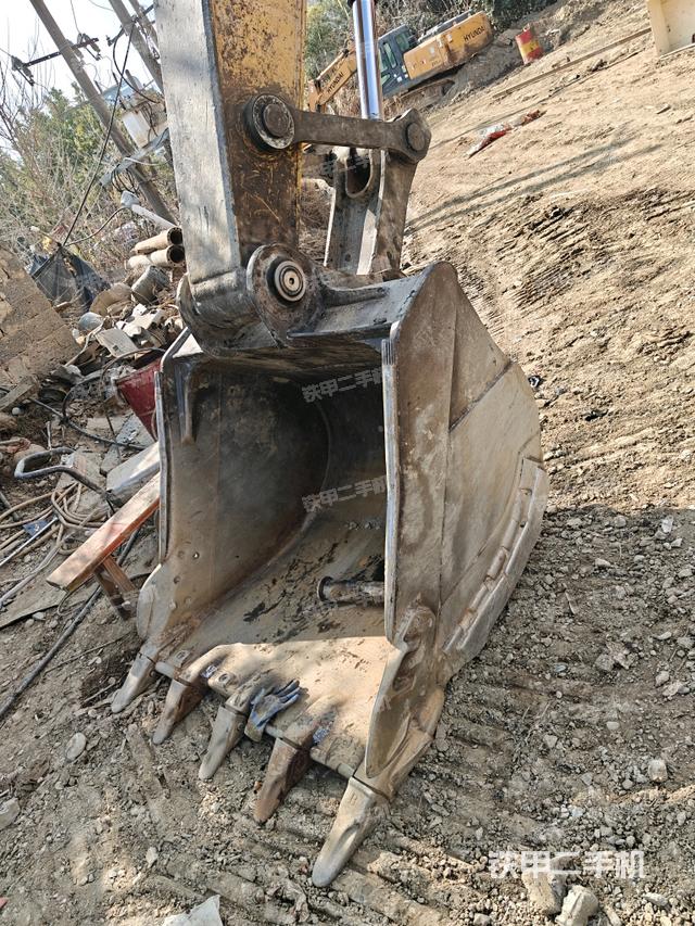 鏟斗右后整體（工作和回轉(zhuǎn)裝置）