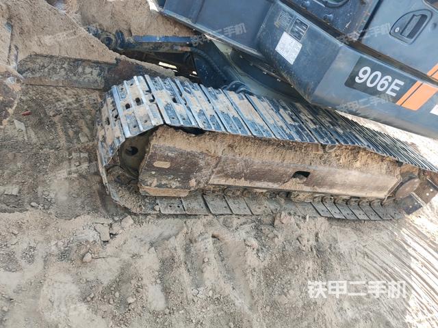 左側履帶整體?（行走機構）