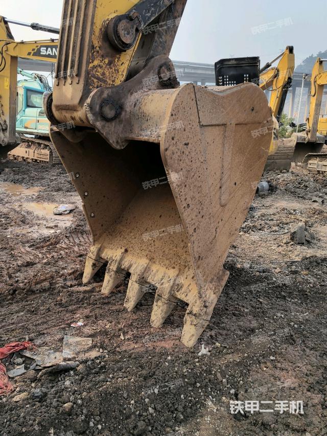 小臂整體左后（工作和回轉(zhuǎn)裝置）