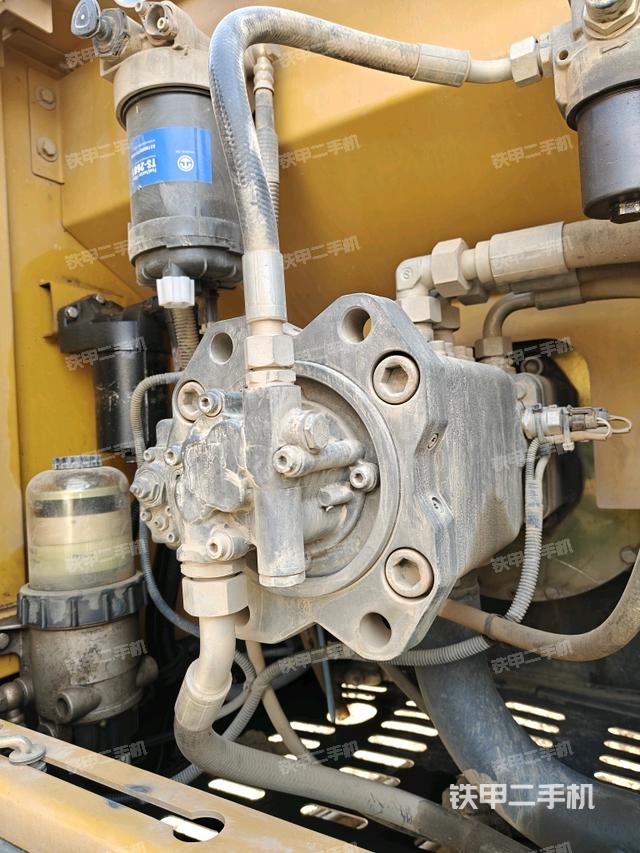 液壓泵斜45?左（大件艙室）