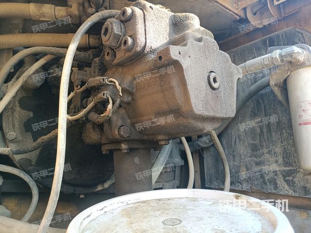 液壓泵斜45?左（大件艙室）