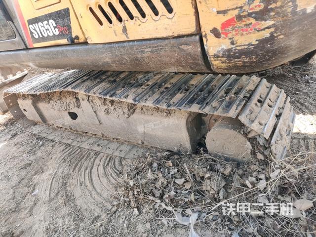 右側(cè)履帶整體?（行走機構(gòu)）