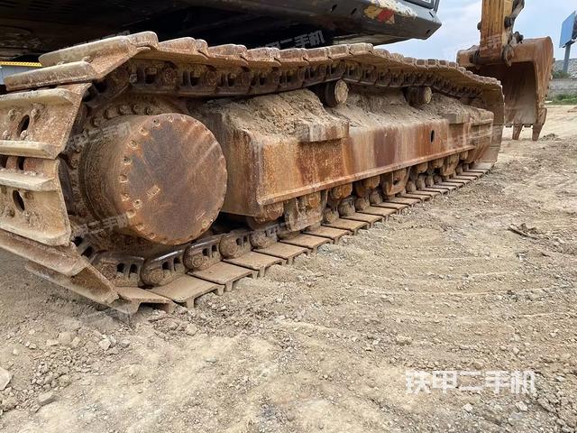 左側(cè)履帶整體?（行走機(jī)構(gòu)）