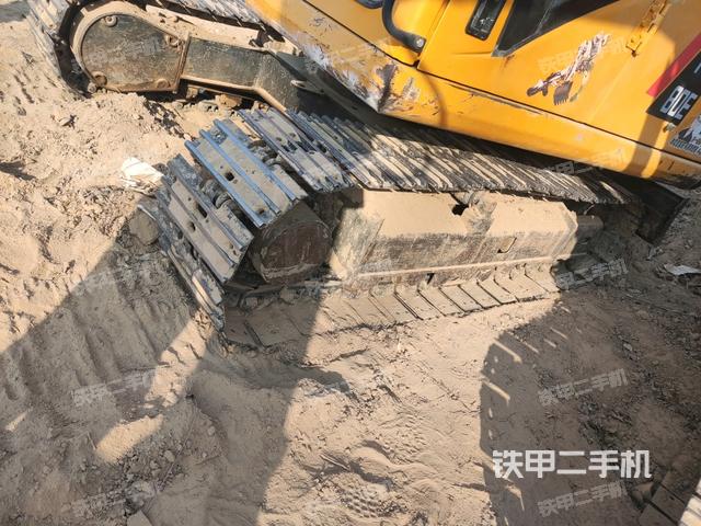 右側(cè)履帶整體?（行走機(jī)構(gòu)）