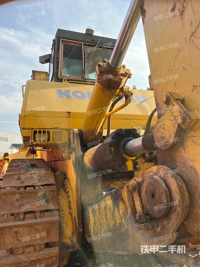 整機(jī)右側(cè)（設(shè)備外觀(guān)及核心部件）