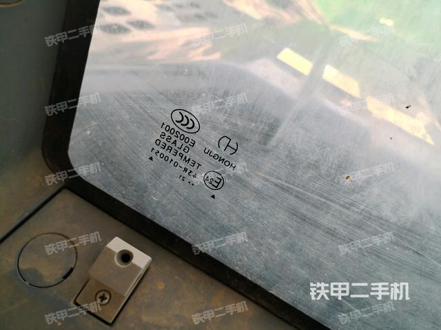 后窗玻璃角標(biāo)(駕駛室部分) 后窗玻璃角標(biāo)(駕駛室部分)