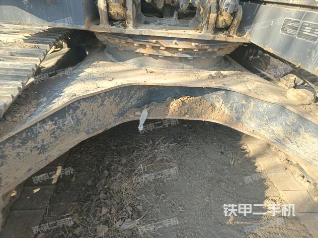 转盘和下车架正前（工作和回转装置）