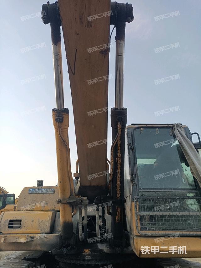 大臂油缸整體?豎拍（工作和回轉(zhuǎn)裝置）