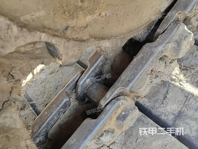 單側(cè)履帶整體（整機(jī)外觀）