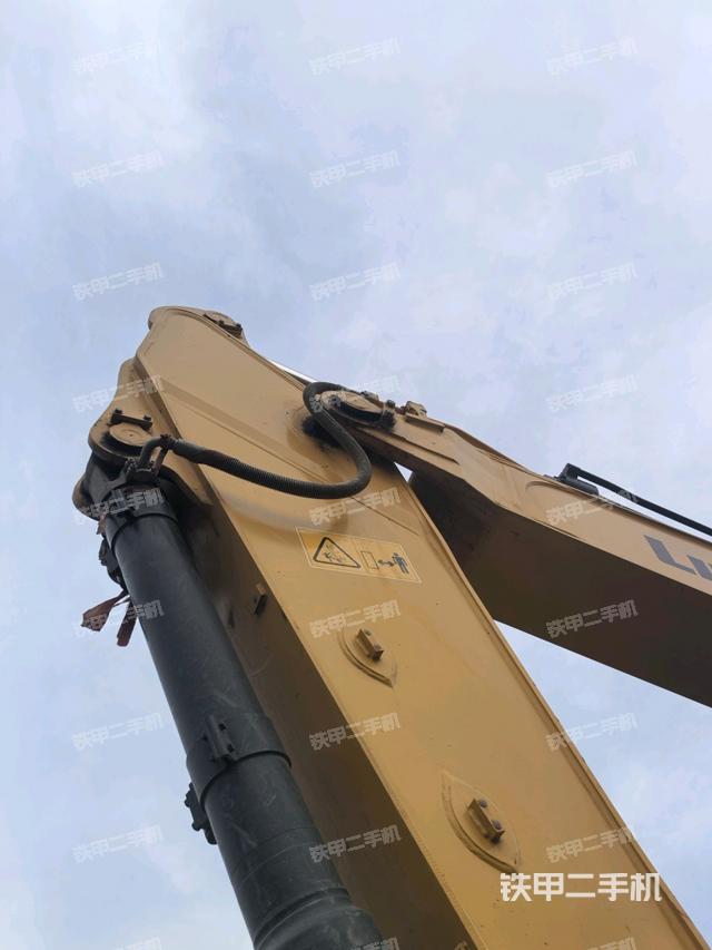 大臂整體?右側(cè)(工作和回轉(zhuǎn)裝置) 大臂整體?右側(cè)(工作和回轉(zhuǎn)裝置)