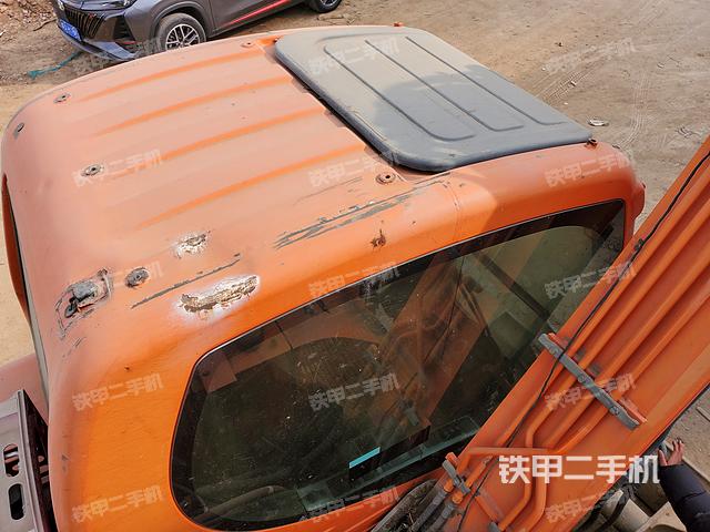 驾驶室顶部（整机外观）