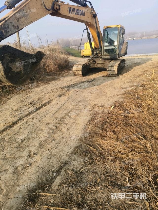 大臂油缸整體?豎拍（工作和回轉(zhuǎn)裝置）