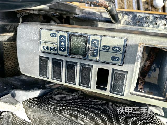 座椅左側(cè)控制臺/音響/含左手柄（駕駛室部分）