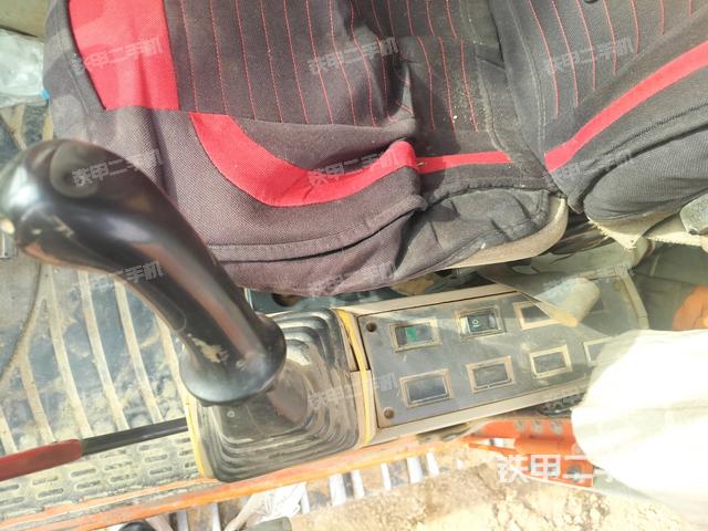 座椅左側(cè)控制臺/音響/含左手柄（駕駛室部分）