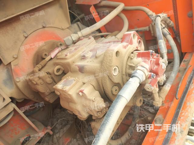 液壓泵斜45?右（大件艙室）