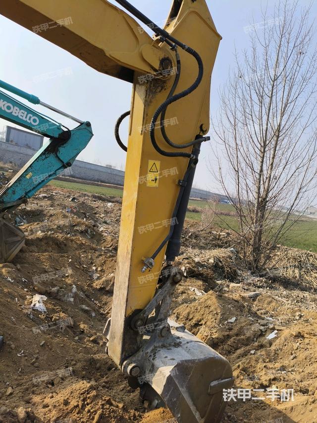 小臂整體左后(工作和回轉(zhuǎn)裝置) 小臂整體左后(工作和回轉(zhuǎn)裝置)