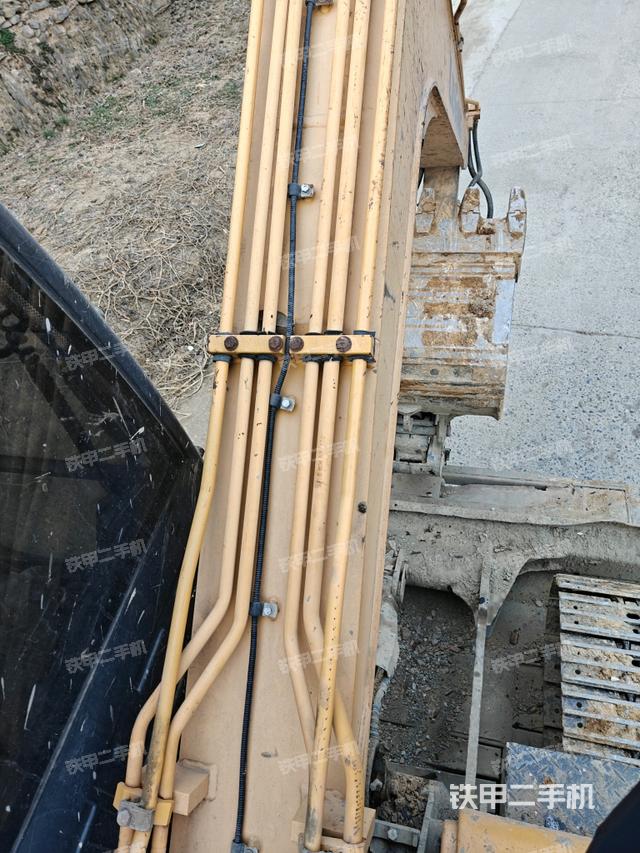 小臂整體右前(工作和回轉(zhuǎn)裝置) 小臂整體右前(工作和回轉(zhuǎn)裝置)