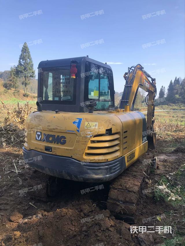 右后45(整機(jī)外觀) 右后45(整機(jī)外觀)