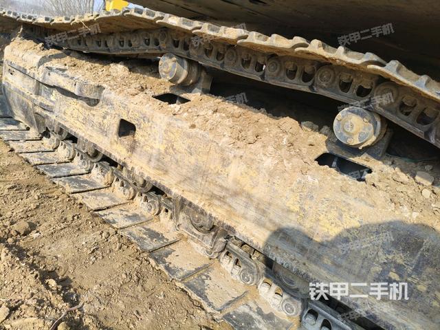 左側(cè)履帶整體?(行走機(jī)構(gòu)) 左側(cè)履帶整體?(行走機(jī)構(gòu))