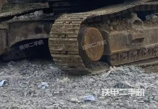 左驅(qū)動(dòng)輪（行走機(jī)構(gòu)）