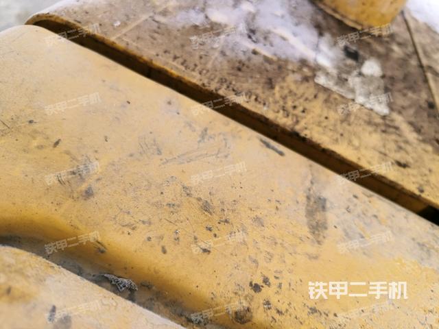 轉(zhuǎn)盤和下車架正前(工作和回轉(zhuǎn)裝置) 轉(zhuǎn)盤和下車架正前(工作和回轉(zhuǎn)裝置)