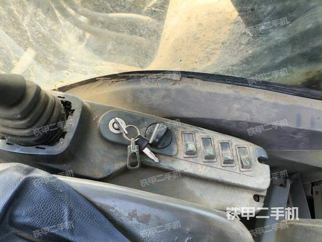 座椅左側(cè)控制臺(tái)/音響/含左手柄（駕駛室部分）