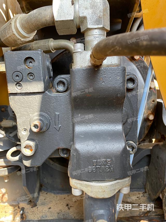 液壓泵艙室正面整體（整機(jī)外觀）