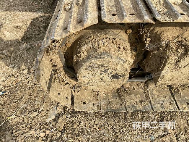 右驅(qū)動輪（行走機構(gòu)）