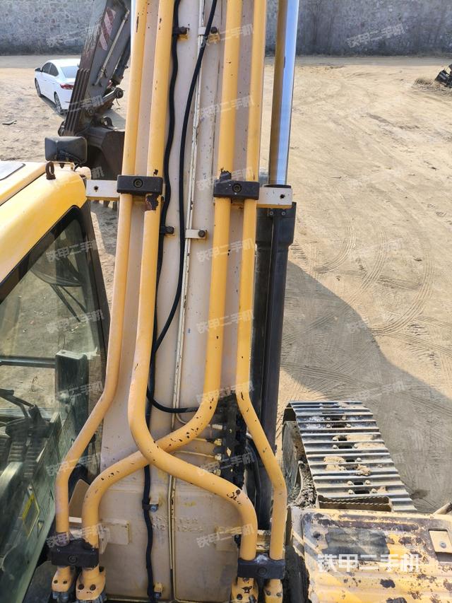 大臂背部俯視（工作和回轉(zhuǎn)裝置）