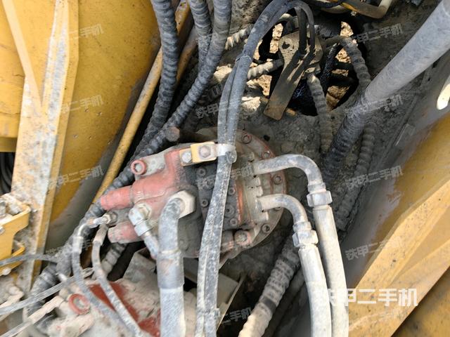 回轉(zhuǎn)馬達（上車部件）