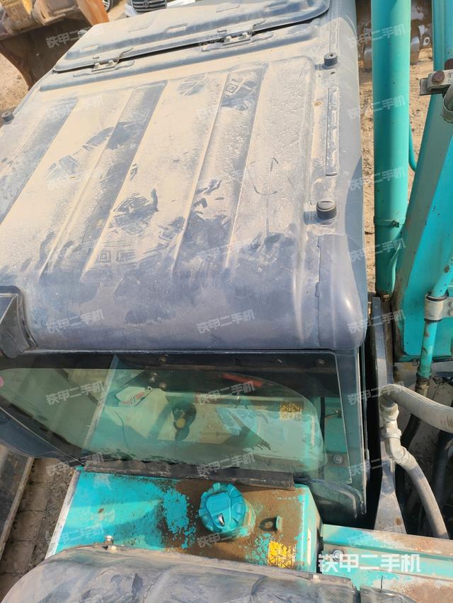 駕駛室頂部俯視（上車(chē)部件）